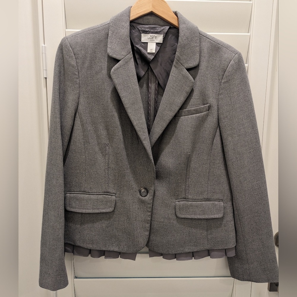 Ann Taylor Loft grey ruffle blazer 14p petite